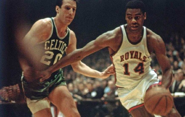 同时兼顾某 同时兼顾某